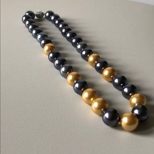 Metallic Pearl Necklace